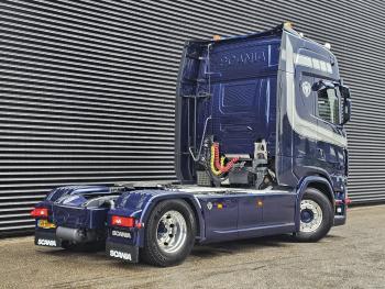 S520 V8 4x2 / 2 TANKS / PARKING COOLER / RETARDER